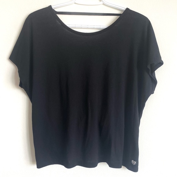 Open back T-Shirt - Picture 2 of 2